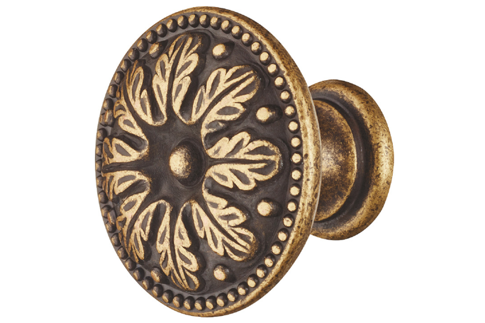 Furniture knob, Traditional